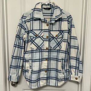 Women’s Plaid Button-up Shacket Size M
